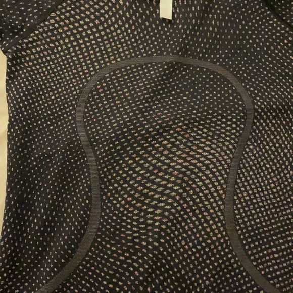 Lululemon swiftly tech short sleeve 2.0 - Picture 4 of 5